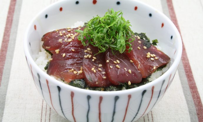 かつおの漬け丼