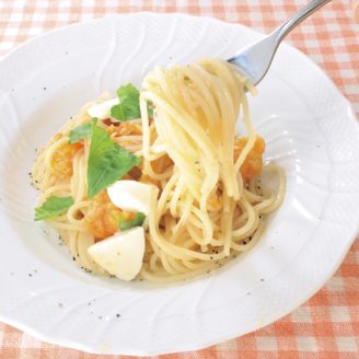モッツァレラチーズとツナのトマトパスタ