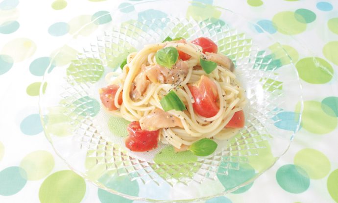 スモークサーモンとトマトのパスタ