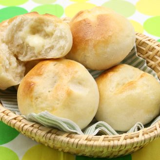 チーズ入りプチパン