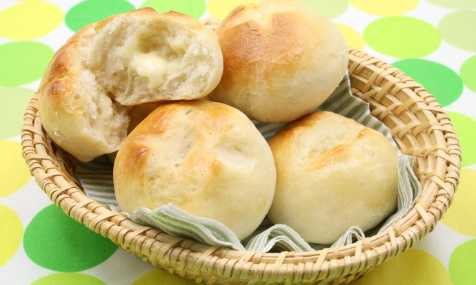 チーズ入りプチパン