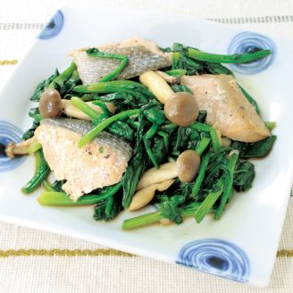 鮭とほうれん草のガーリック炒め