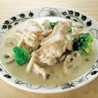 鶏手羽元とれんこんのクリーム煮