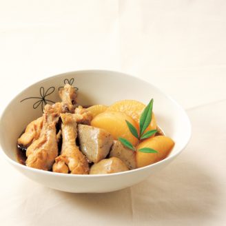 鶏手羽元とこんにゃくの煮物
