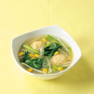 鶏肉だんごと小松菜の春雨スープ