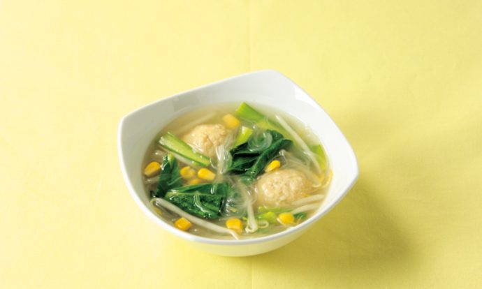 鶏肉だんごと小松菜の春雨スープ