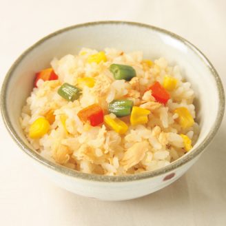 鮭フレークのみそバターべジ混ぜごはん