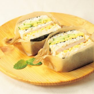 牛乳パックで作ろう！ミルフィーユおにぎり