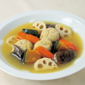 根菜と鶏だんごのぽかぽかスープ