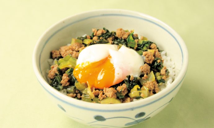 小松菜とひき肉のめんつゆ丼