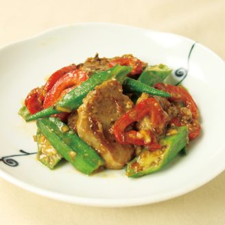 厚切り豚肉とオクラのみそ炒め