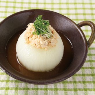 鮭フレークと新玉ねぎのコンソメ煮