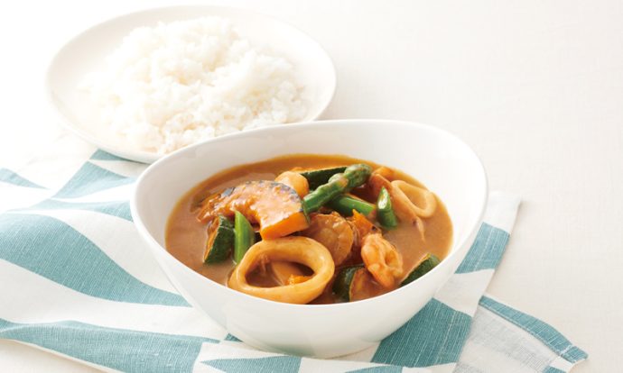 シーフードと夏野菜のスープカレー