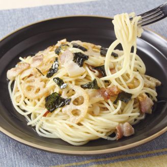 シャキシャキれんこんとベーコンのパスタ