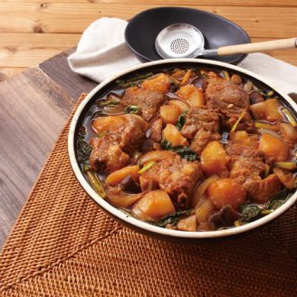 スペアリブのカムジャタン風鍋