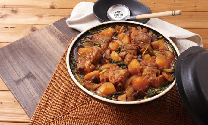 スペアリブのカムジャタン風鍋