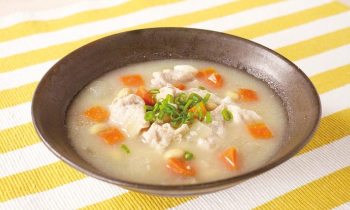 大豆入り！豚肉のみそ豆乳スープ