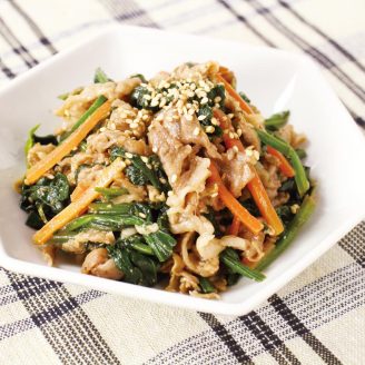 近江牛とほうれん草のナムル和え