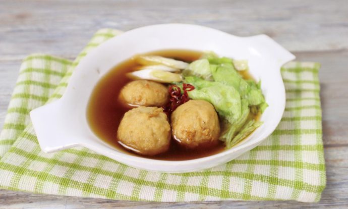 鶏だんごとレタスのぽん酢スープ