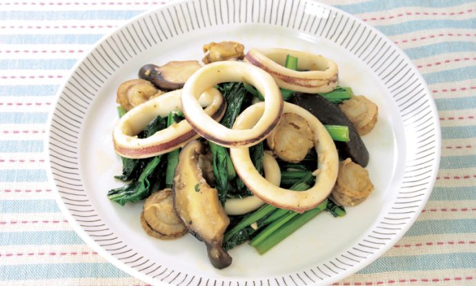 小松菜とシーフードのガーリックソテー