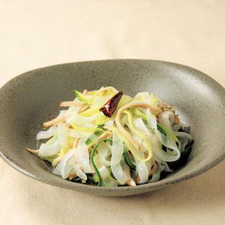 こんにゃく麺でペペロンチーノ