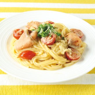 スモークサーモンのトマトクリームパスタ