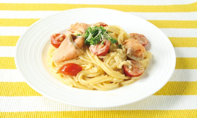 スモークサーモンのトマトクリームパスタ