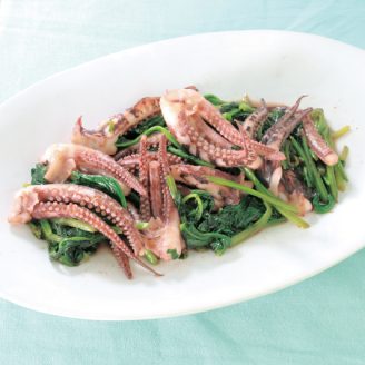 下足とほうれん草のバタぽん炒め