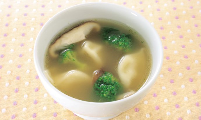 水餃子とブロッコリーのスープ