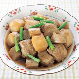 いわし団子とこんにゃくの煮物