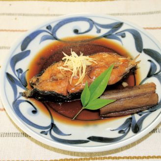 メジナとごぼうの煮物