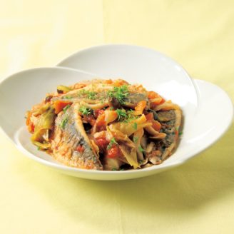 アジとキャベツのトマトソース煮