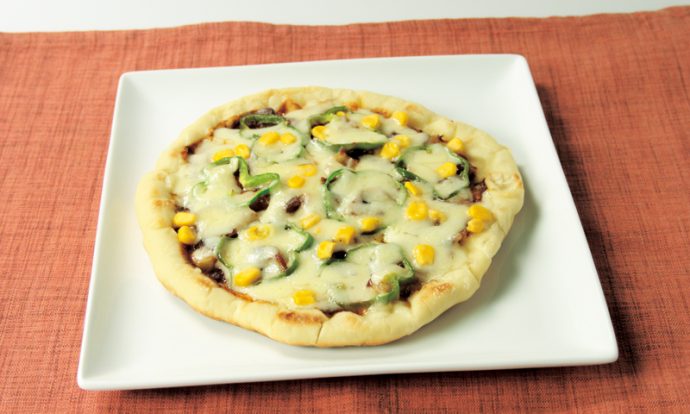 ベーコンとコーンのピザ