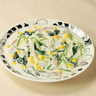 ハムとほうれん草のクリーム煮