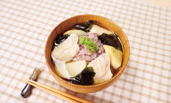鶏ムネ肉と雑穀の食べる味噌汁