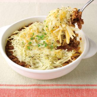 新じゃがとミンチのチーズ焼き