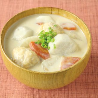 鶏だんごの粕汁