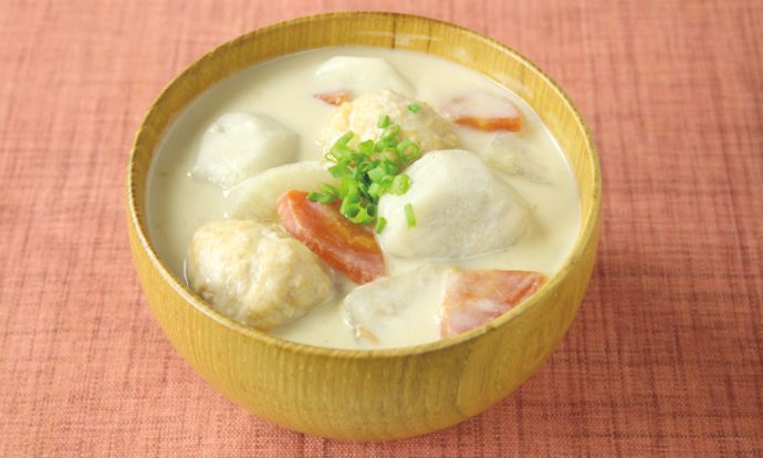 鶏だんごの粕汁