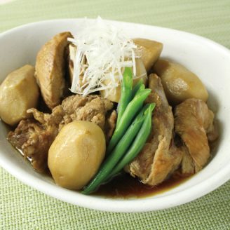 さといもとスペアリブの煮物