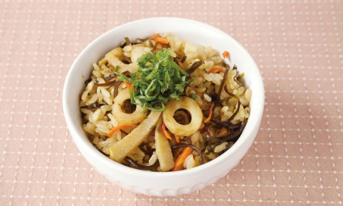 塩昆布と春野菜の炊き込みごはん