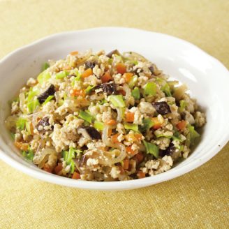 鶏ひき肉といろいろ野菜の炒り豆腐