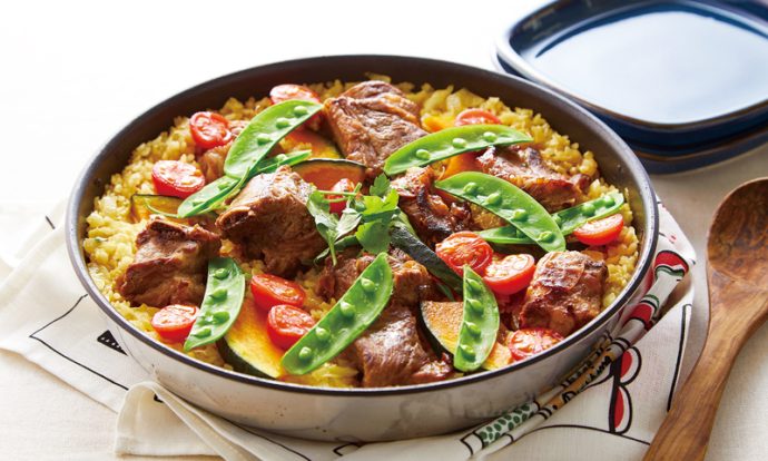 スペアリブで炊き込みカレーピラフ