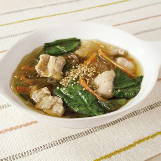 豚肉と小松菜の春雨スープ