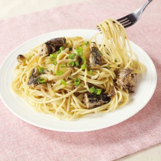 さば缶としめじのパスタ