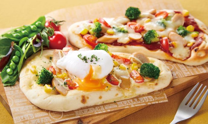 ウィンナーのカルボナーラ風ナンピザ