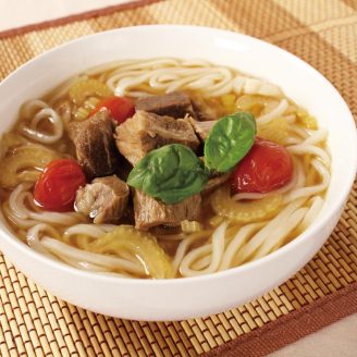 牛すじ肉とミニトマトのフォー