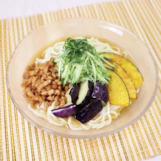大豆ミートそぼろと夏野菜の涼麺