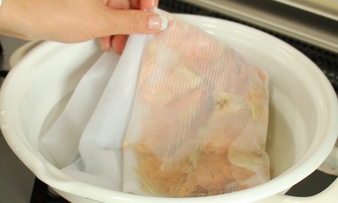 たまねぎの皮でのこり染