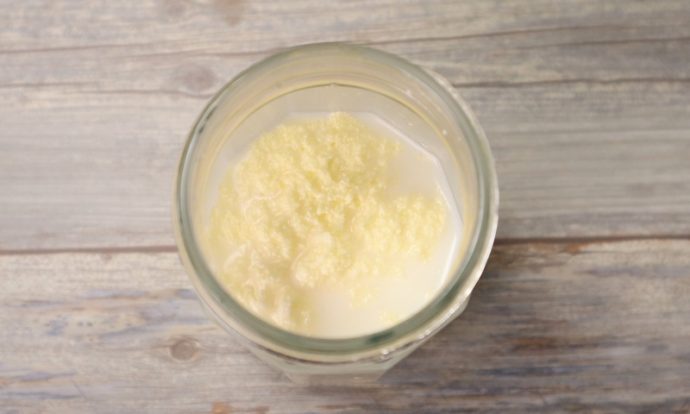 ノンホモ牛乳で！ふってふってバター作り