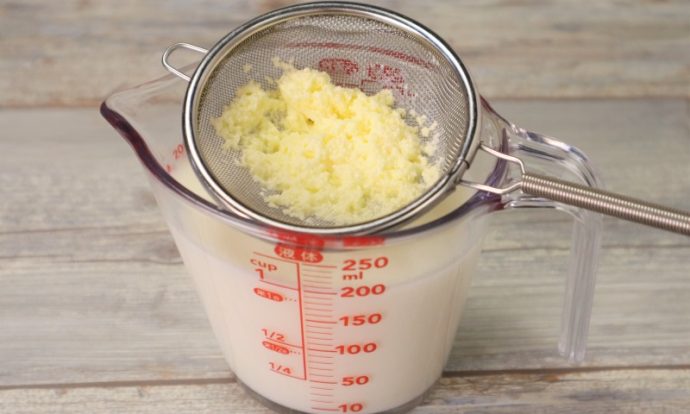 ノンホモ牛乳で！ふってふってバター作り